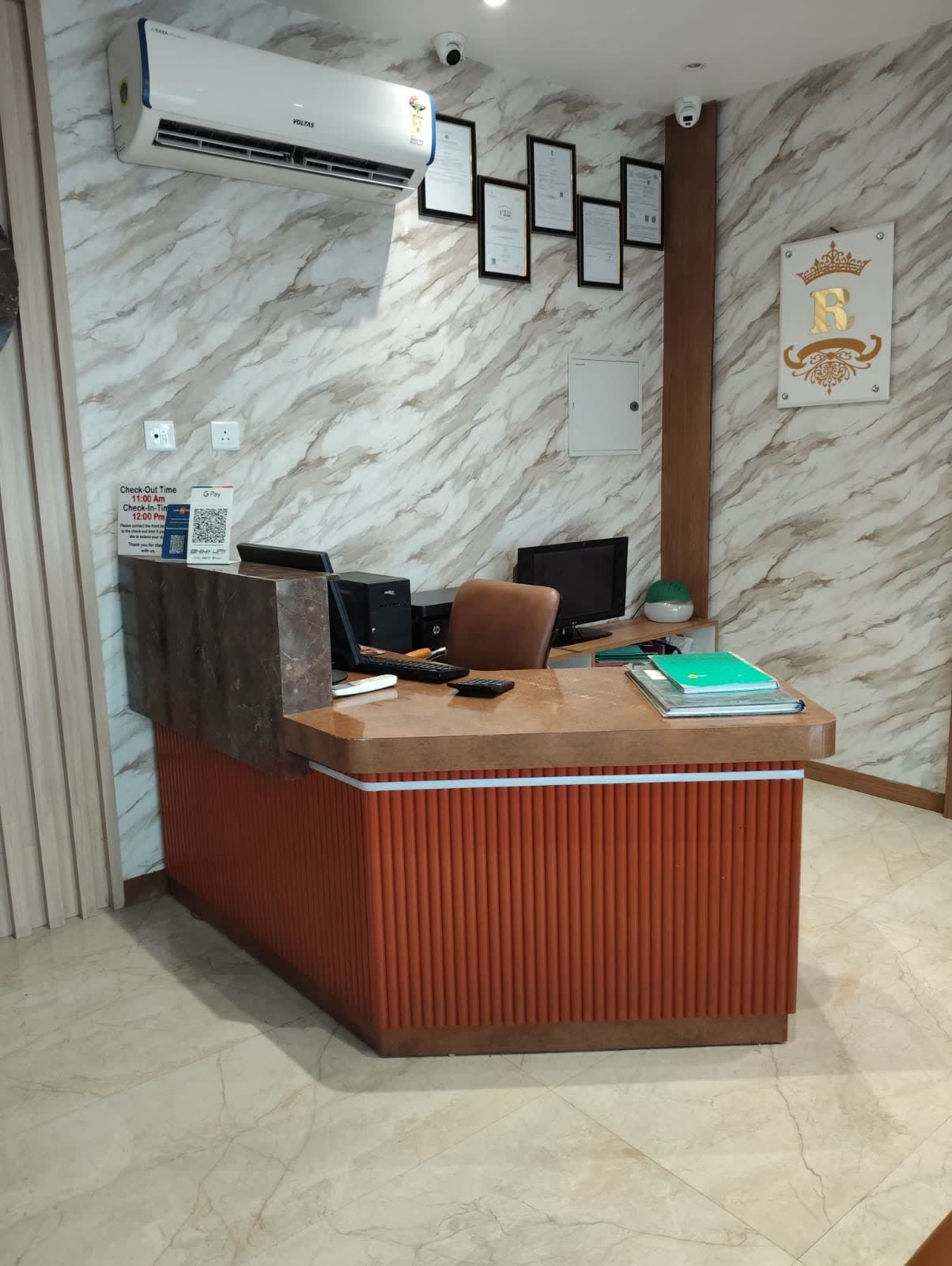 Reception counter